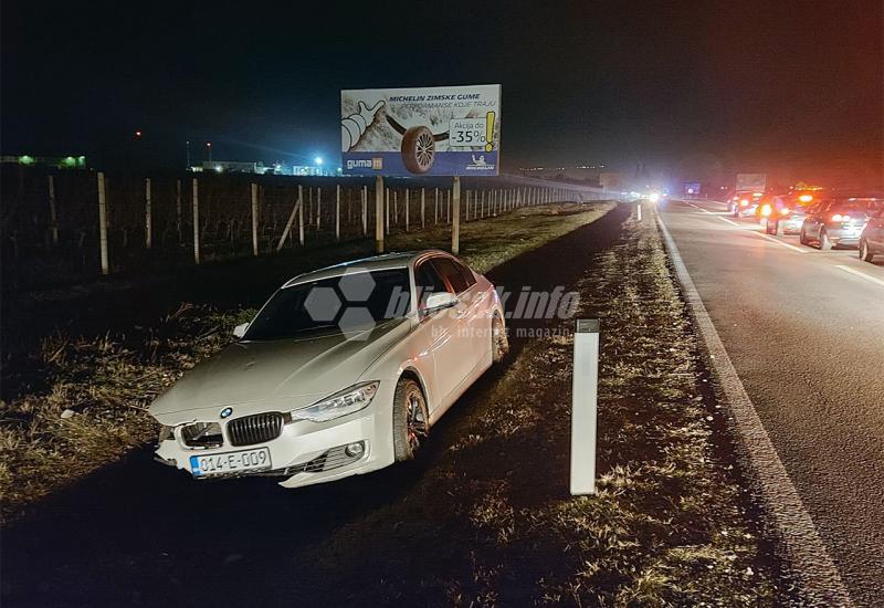 Mostar: BMW-om sletio s ceste nakon što je udario psa - VIDEO | Mostar: BMW-om sletio s ceste nakon što je udario psa