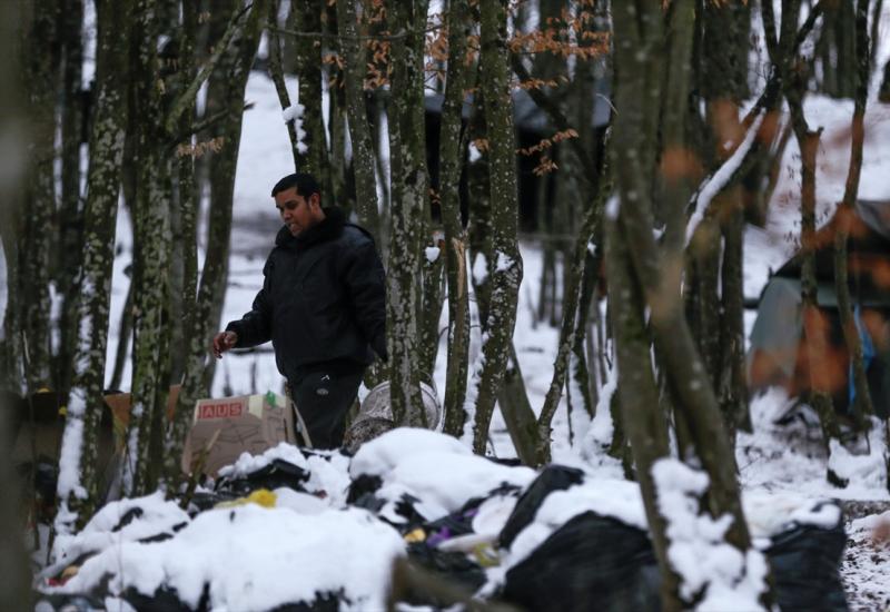 Zimom "okovani" migranti čekaju nastavak puta