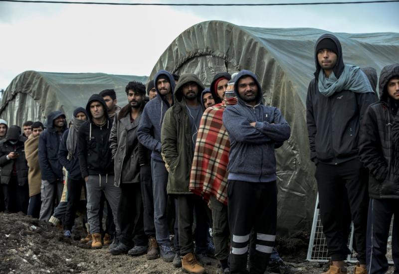 Migranti 'okupirali' Veliku Kladušu