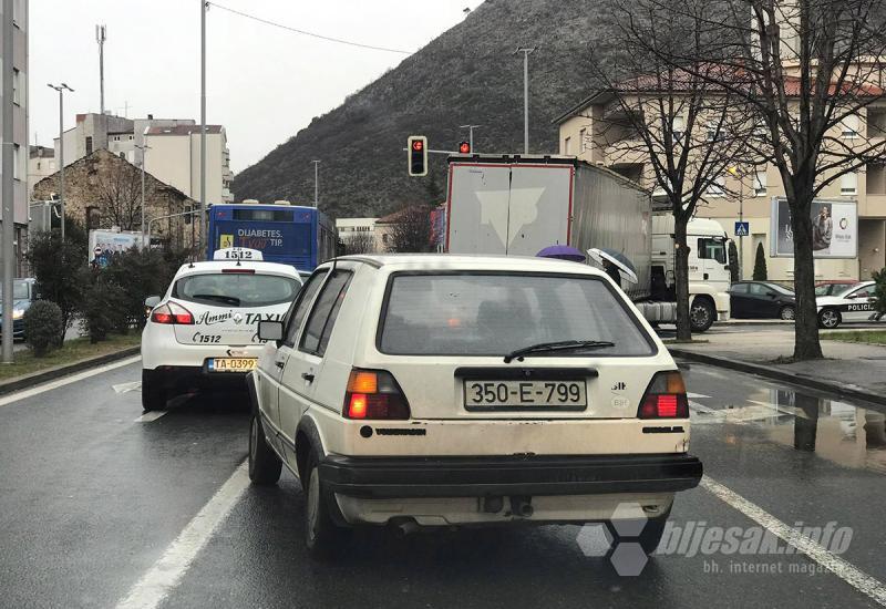 Prometna nesreća u Mostaru - Mostar: Prometna na Bulevaru