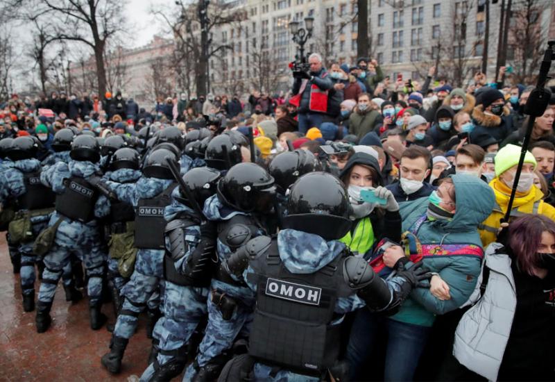 EU i SAD osudili Rusiju zbog uhićenja tisuća pristaša Navaljnog