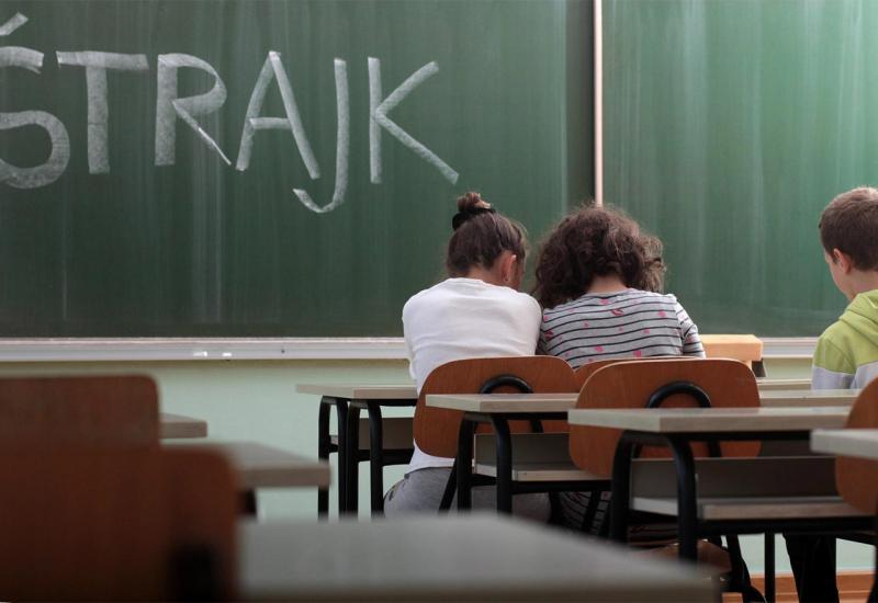 U svim srednjim školama na području ZHŽ-a održan štrajk upozorenja