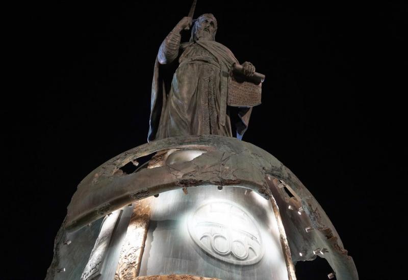 Beograd: Umjesto križa spomenik ima mač
