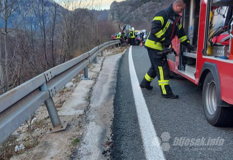 Teška prometna nesreća u Grabovici - Teška prometna kod Mostara, poginule dvije osobe