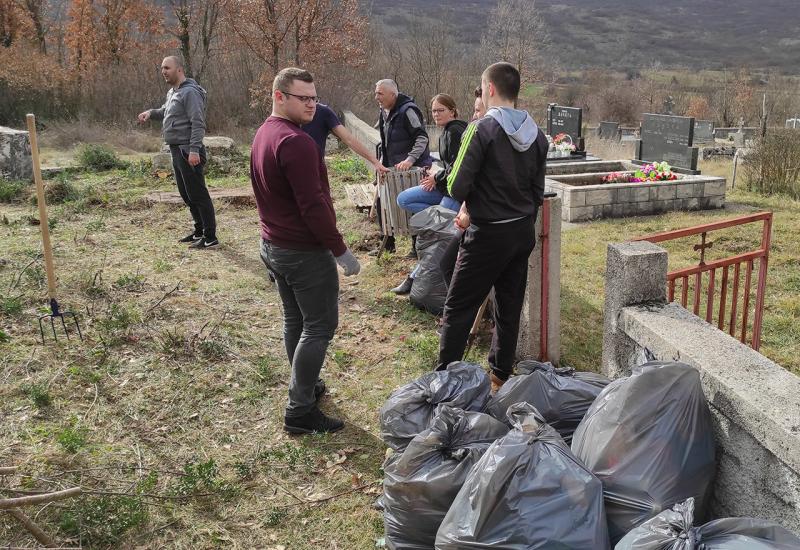 Eko HUB Blagaj/Novi Val održao akciju čišćenja na području lokalne zajednice Ljubinje - Eko HUB Blagaj/Novi Val održao akciju čišćenja na području lokalne zajednice Ljubinje