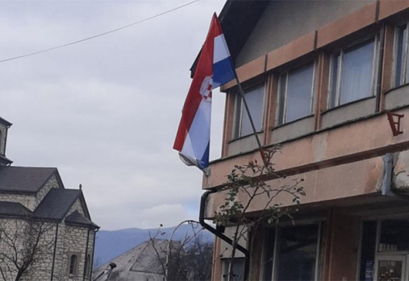 Načelnica Drvara pozvala na uklanjanje zastave "Hercegbosanske županije"