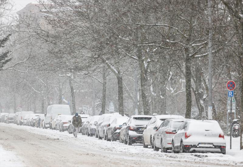 Mnogi europski gradovi prekriveni snježnim pokrivačem