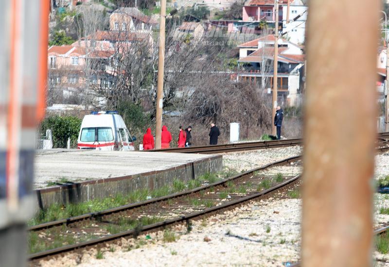 Očevid u blizini pruge u Čapljini - U Čapljini pored pruge pronađeno beživotno tijelo