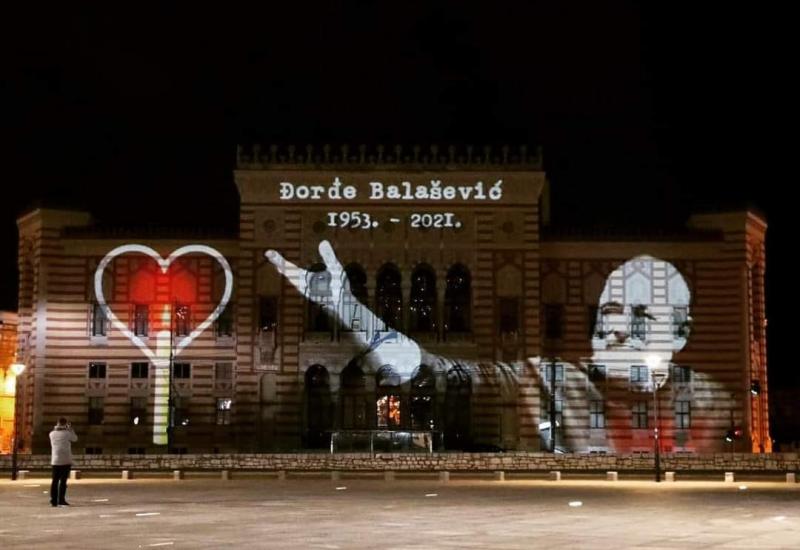 Sarajevo: Vijećnica osvijetljena u čast Đorđa Balaševića