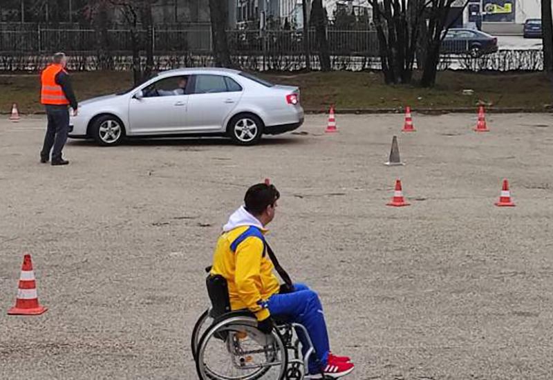 Natjecanje u spretnosti vožnje automobilom okupilo osobe s invaliditetom iz cijele BiH 