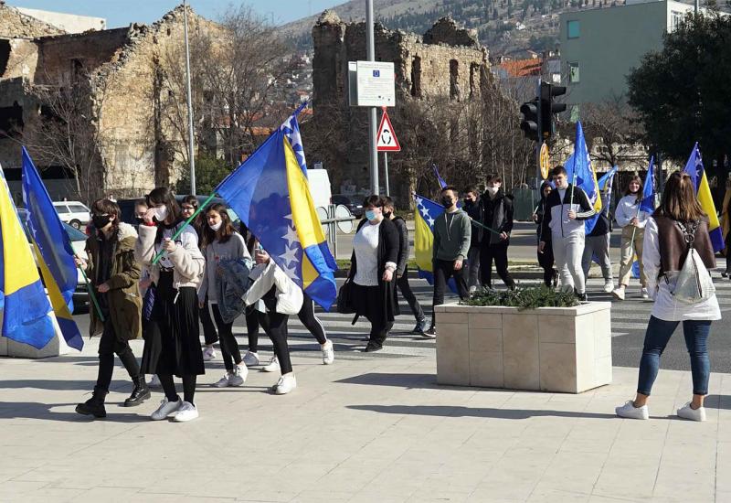 Mostarski učenici obilježili Dan neovisnosti BiH  - Mostar: Školarci posvetili recitacije Bosni i Hercegovini