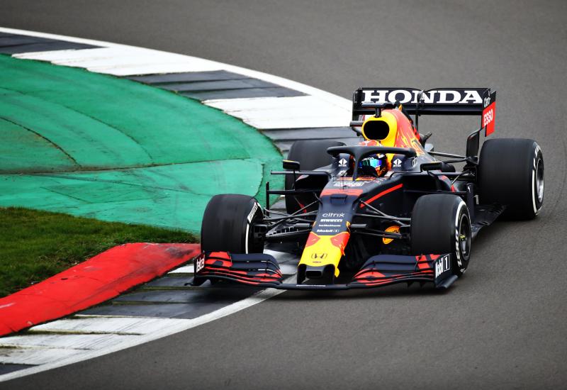 Verstappen i Perez isprobali novi RB16B bolid - Verstappen i Perez isprobali novi RB16B bolid