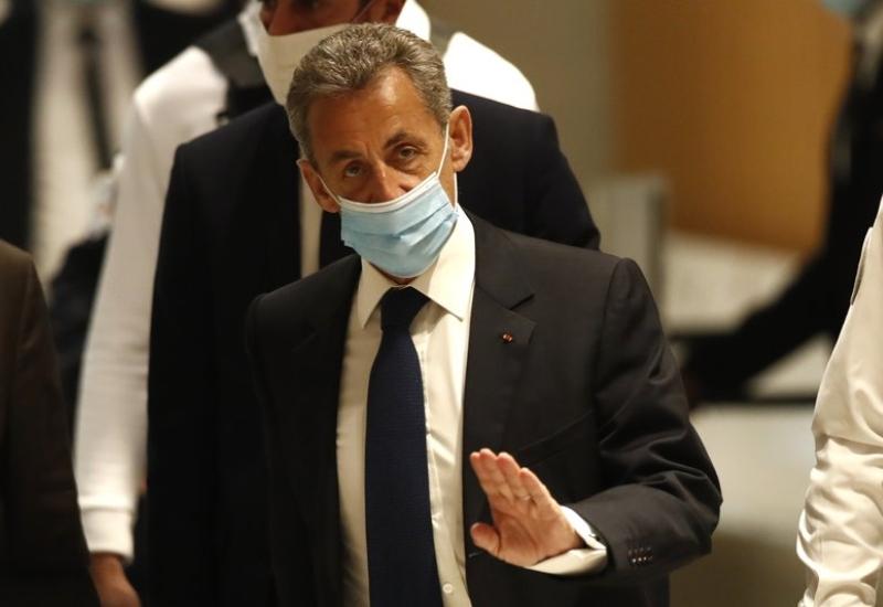 Sarkozy osuđen na godinu dana zatvora