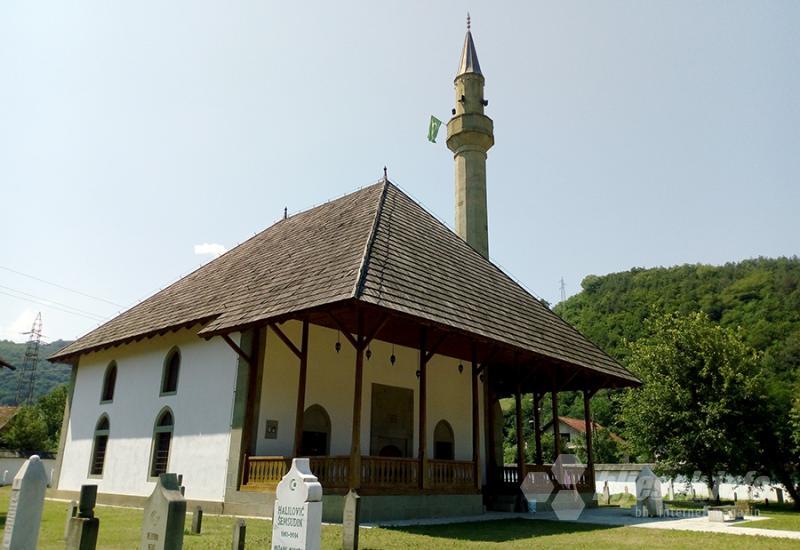 Musa-pašina džamija u Novoj Kasabi - Milići, budući Rajkovgrad, malo mjesto s najviše bisti na svijetu