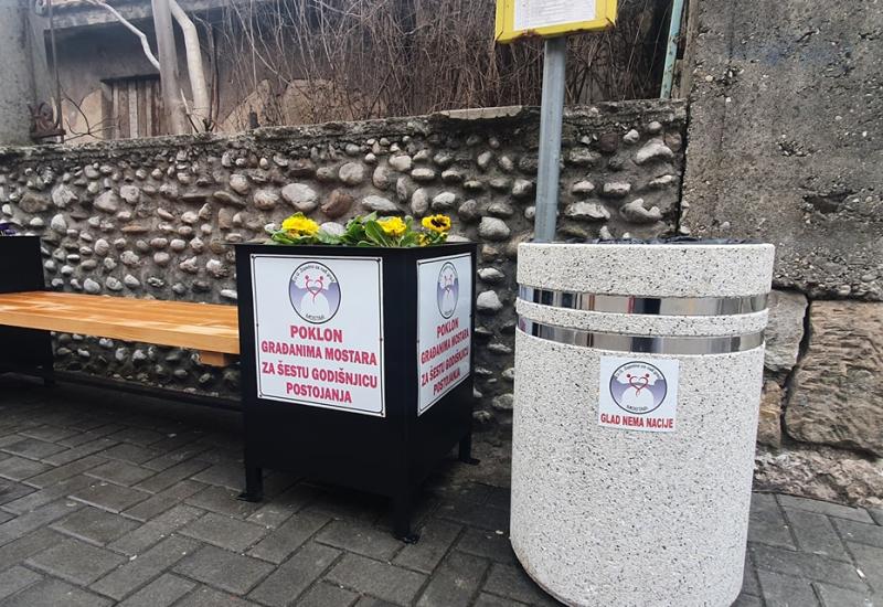 Donirana klupa - Mostar: Klupa i kanta za smeće na poklon