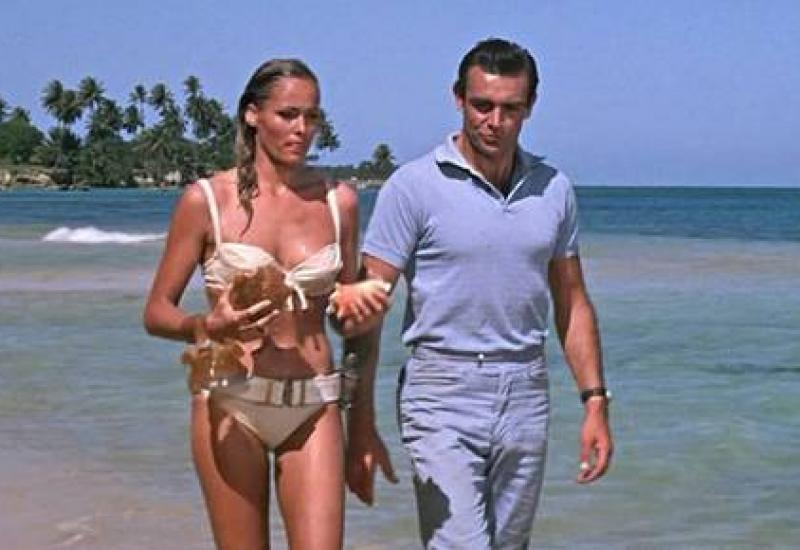 Ursula Andress i Sean Connery u čuvenoj filmskoj sceni - Ursula Andress: Najseksi djevojka koju je ljubio tajni agent 007
