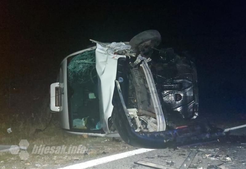 Prometna nesreća na Žovnici - Mostar: Prometna nesreća na Žovnici, dvije osobe odvezla Hitna pomoć