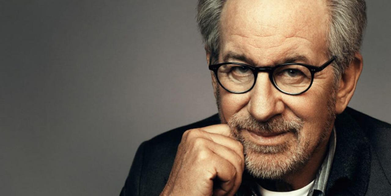 Steven Spielberg  - Spielberg, jedan od najvećih klimatskih aktivista plovi na jahti koja troši 500 litara goriva na sat