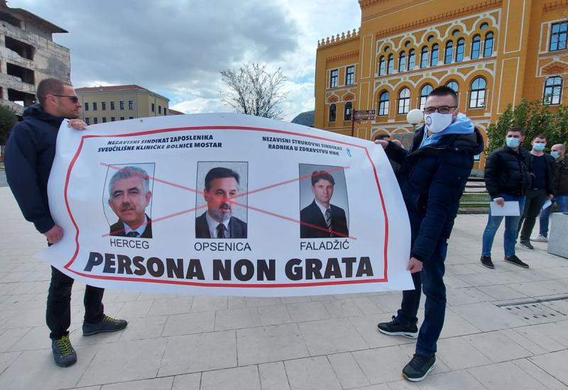 Još jedna prosvjedna šetnja Mostarom: 'Vlada se boji zdravstvenih radnika'