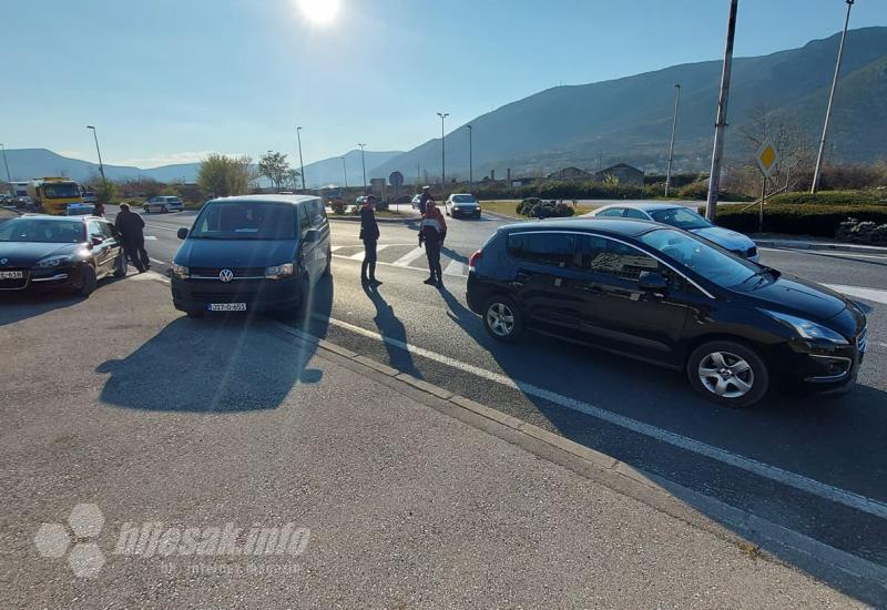 Mostar: U Zaliku sudar dva automobila