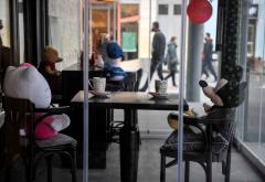 Građani kavu piju u parkovima, u kafiću sjede likovi iz crtića