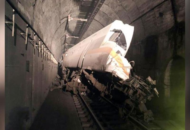  - Više od 40 mrtvih u željezničkoj nesreći