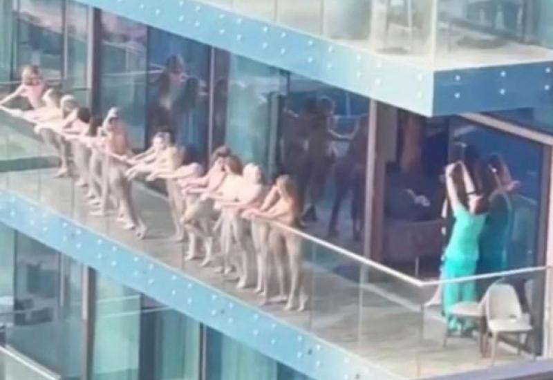 Policija uhitila žene jer su se gole slikale na balkonu - Policija uhitila žene jer su se gole slikale na balkonu