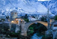 Ljepota Mostara omotanog bijelim pokrivačem u proljeće