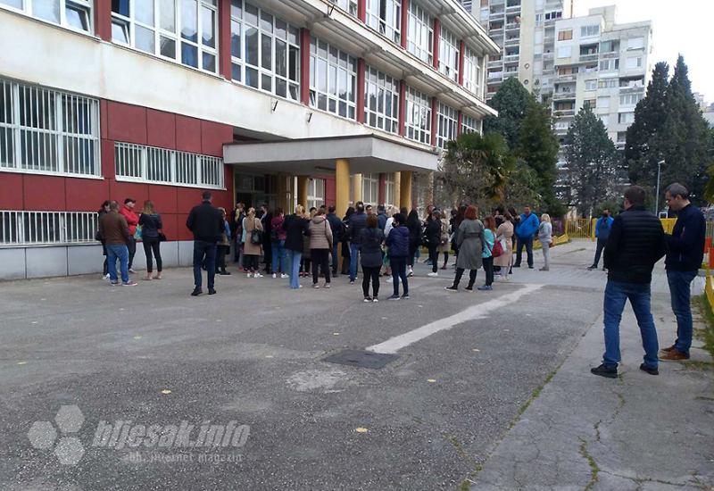 Bunt roditelja u Mostaru za spas godine: Nećemo klimati glavom!
