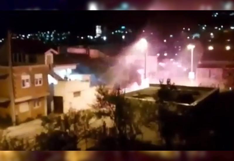 VIDEO | Neredi u Mostaru: Letjele boce i kamenje, a čula se i pucnjava