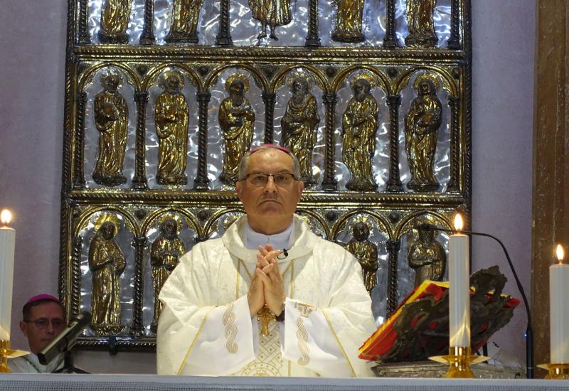 U Kotoru ustoličen novi kotorski biskup mons. Ivan Štironja
