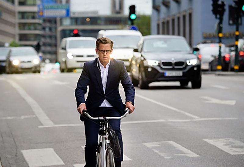Političar na biciklu