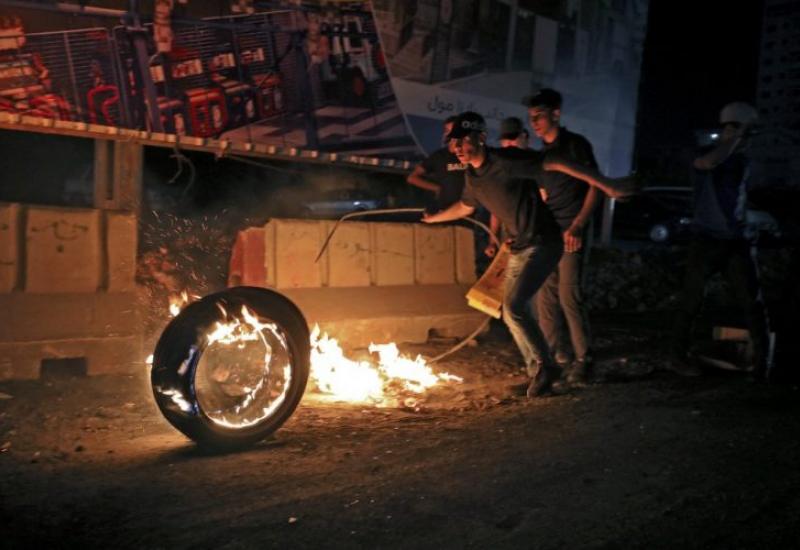 Nastavljeni sukobi između palestinskih prosvjednika i izraelske policije - Nastavljeni sukobi između palestinskih prosvjednika i izraelske policije