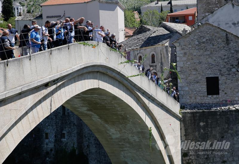 Obilježavanje Dana pobjede nad fašizmom i Dana Zlatnih ljiljana u Mostaru - Počasni skok u Neretvu za pobjedu nad fašizmom i Dan Zlatnih ljiljana