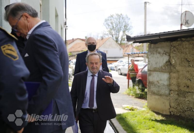 Mamić je u Livno stigao s odvjetnicima Veljkom Miljevićem i Zdravkom Rajićem - Ispitivanje Zdravka Mamića u Livnu