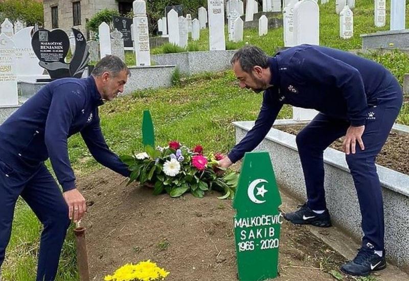Izaslanstvo NK Široki Brijeg posjetili grob Sakiba Malkočevića