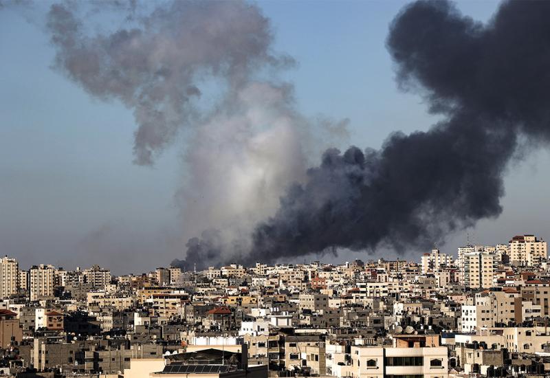 Ubijeno 33 Palestinaca u izraelskim udarima, rakete se ispaljuju iz Gaze