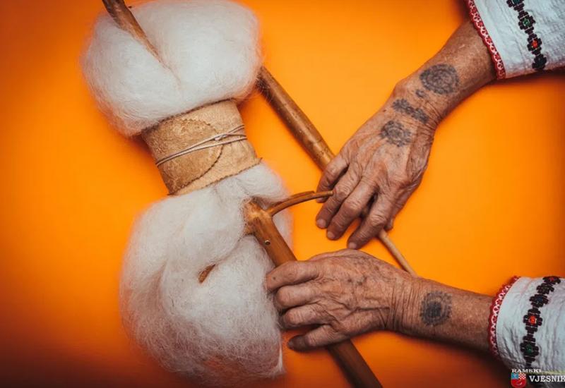 Tradicionalne tetovaže iz Rame na izložbi u Bruxellesu