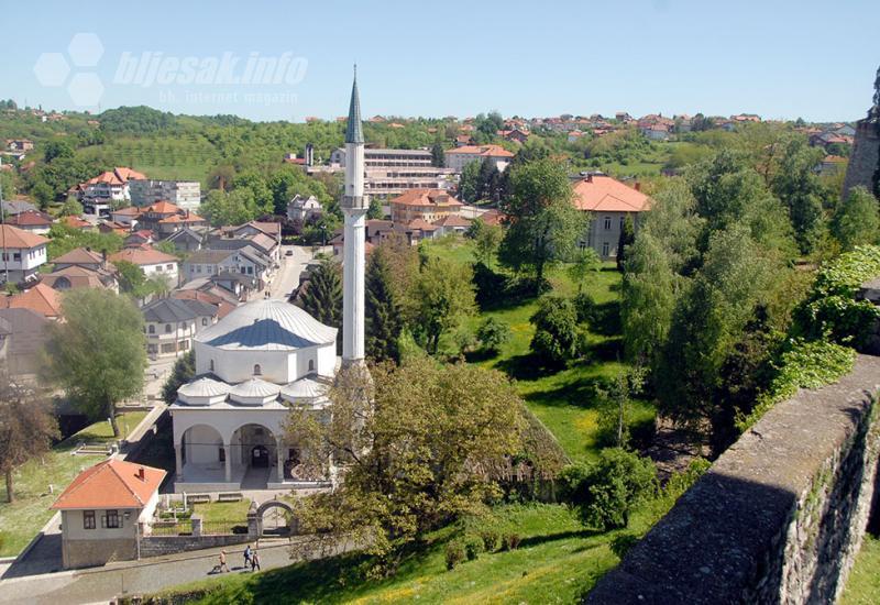 Gradačac: Pusta osta bijela kula Zmaja od Bosne