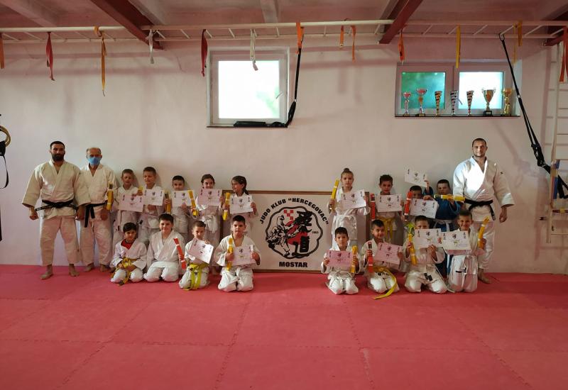 29 članova Hercegovca promovirano u viši judo stupanj - 29 članova Hercegovca promovirano u viši judo stupanj