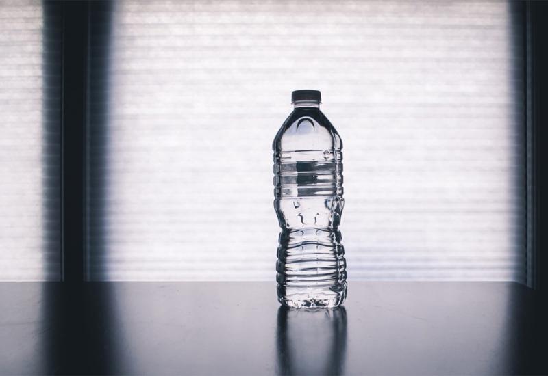 Sporna flaširana voda: Rezultati analiza uredni, rok istekao