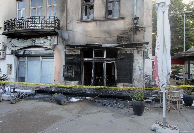 U Fejićevoj ulici u potpunosti izgorio ugostiteljski objekt - U Fejićevoj ulici u potpunosti izgorio ugostiteljski objekt