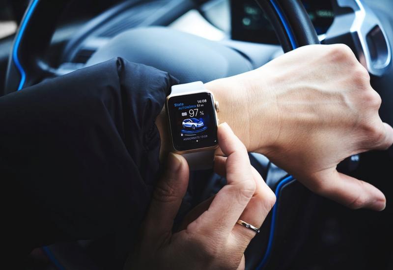 Pametni satovi više ometaju vozače nego mobiteli