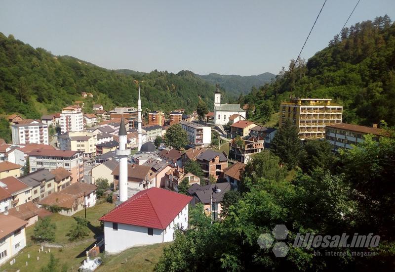 Bijela Džamija - Srebrenica, glavni grad svijeta, ali samo jedan dan godišnje
