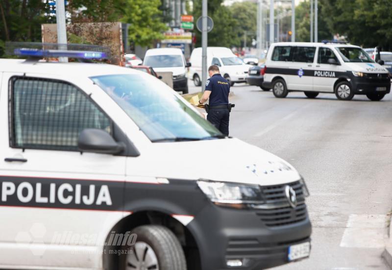 Pucnjava u Mostaru: Policija traga za crvenom Škodom 