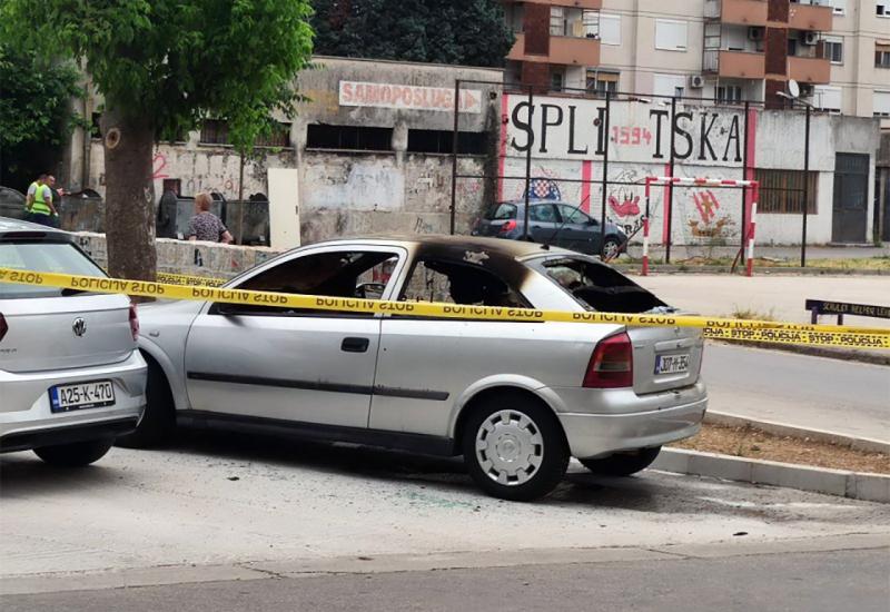 Mostar: Na parkingu planula Opel Astra