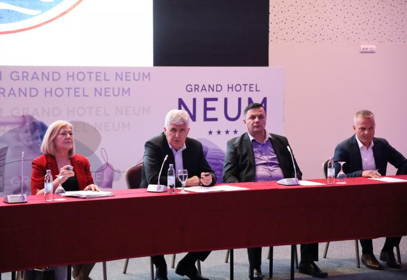 HDZ elita u Neumu: Svjesno se zanemaruje turizam 