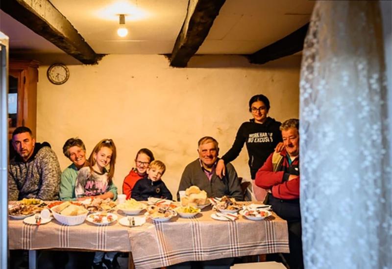 Obitelj Skočo - Hercegovačka obitelj nakon 40 godina dobila struju