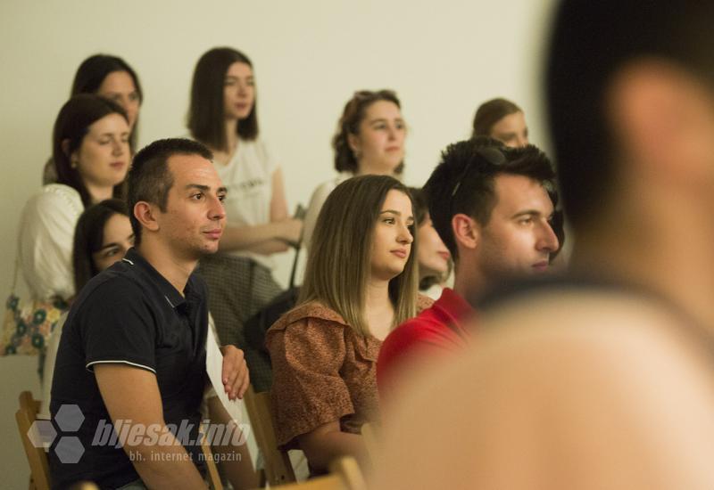 Sveučilišni studentski teatar izveo predstavu u Mostaru - Mostarska studentica predstavila kazališni prvijenac 
