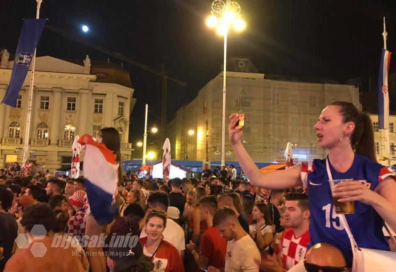 Slavlje u Zagrebu - Ludnice na ulicama nakon pobjede Hrvatske